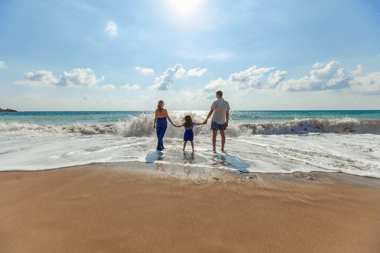 Ouders van jonge kinderen hebben tijdens de zomer weinig ‘vakantiegevoel’